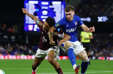 Leicester forlænger med ung englænder