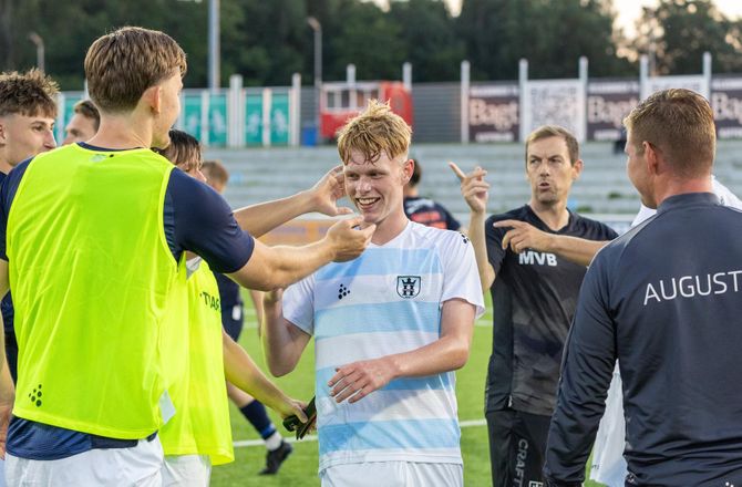 International -Talenttid: Topscoreren fortsætter - 17-årig med mål i 2. division