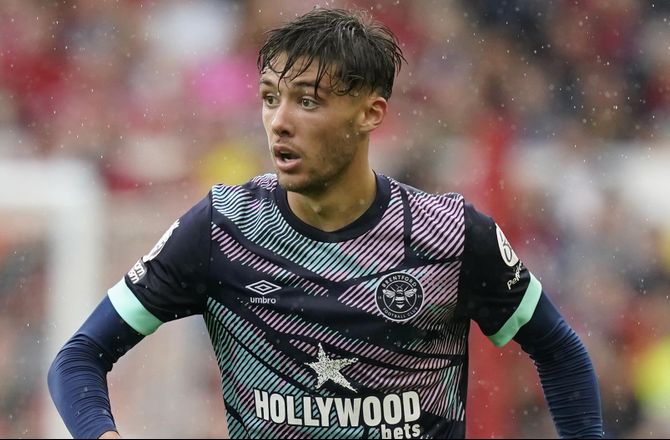 Premier League -Brentford forlænger med uheldig højreback