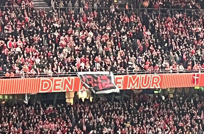 EM -DBU accepterer ikke 13:12-banner: Fansene blev bortvist