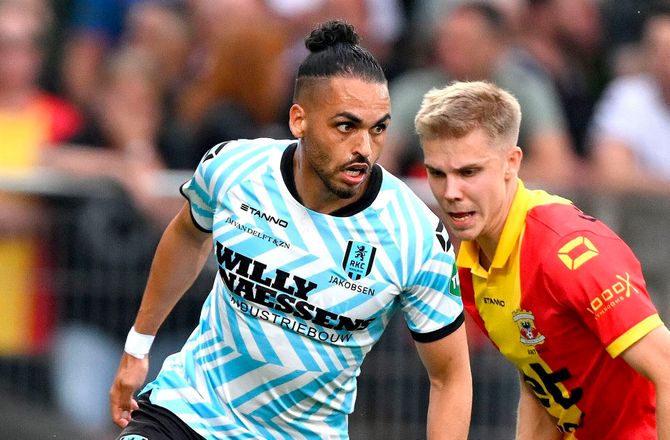 1. Division -Alexander Jakobsen forhandler med Emirat-klub