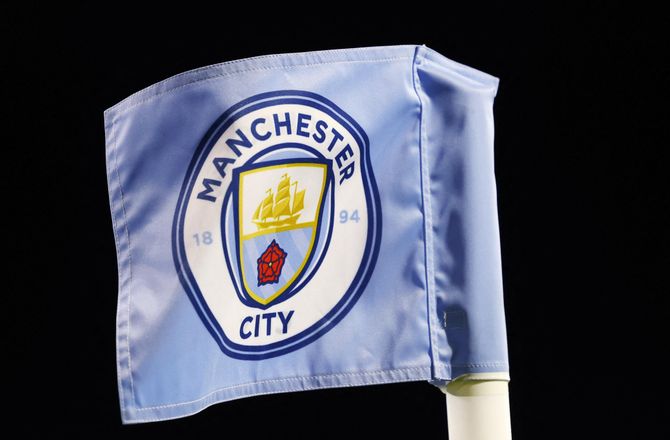 International -City sender ældste Heskey-bror på græs i Sheffield