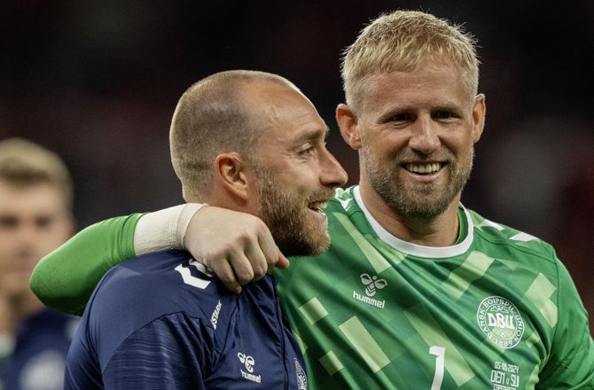 VM kval. UEFA -'Underligt uden ham': Eriksen håber på Schmeichel-comeback