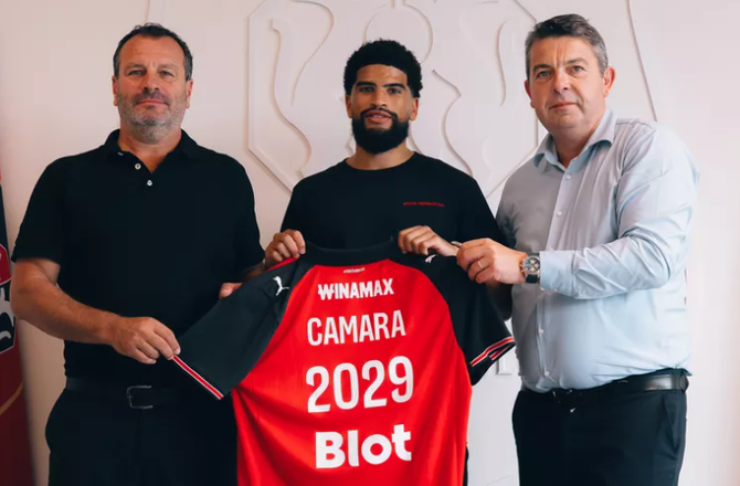 Ligue 1 -Rennes henter midtbanemand i Brest