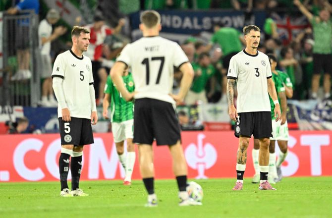 VM kval. UEFA -Tyske fans i opråb: Grådighed = tomme sæder