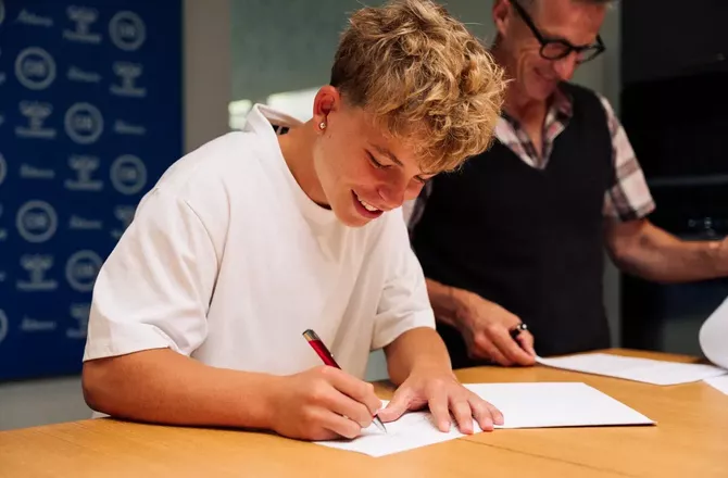 3F Superliga -OB forlænger med ung offensivspiller