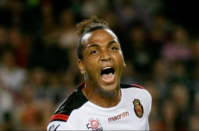 VM kval. CAF -Bizart: AFCON-topscorer har spillet ulovligt i 11 år