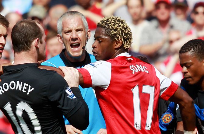 Premier League -Alex Song lægger støvlerne på hylden