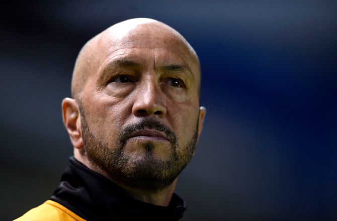 Emirates Club -Trænernomaden Walter Zenga drager til Emiraterne