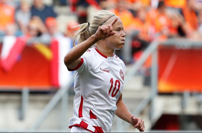 Danmark (k) -Pernille Harder tabte EM-finale: Ikke min største skuffelse