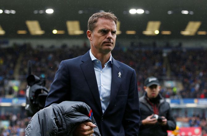 Al-Jazira -Frank De Boer er blevet smidt på porten i Abu Dhabi