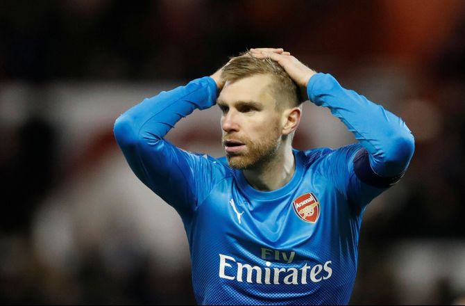 Premier League -Per Mertesacker stopper i Arsenal