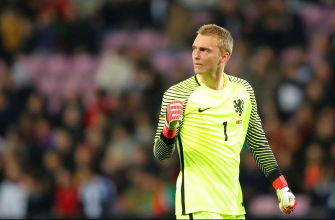 La Liga -Efter hårdt sammenstød: Cillessen meldes opereret i tarmen