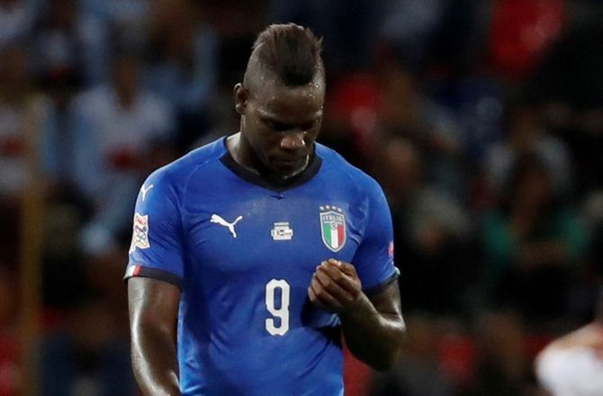 VM kval. UEFA -Balotelli kritiserer Italien: Ingen vil forsvare trøjen