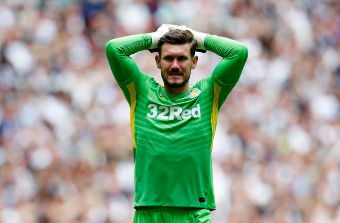 Premier League -Steer styrer videre fra Aston Villa efter ti år