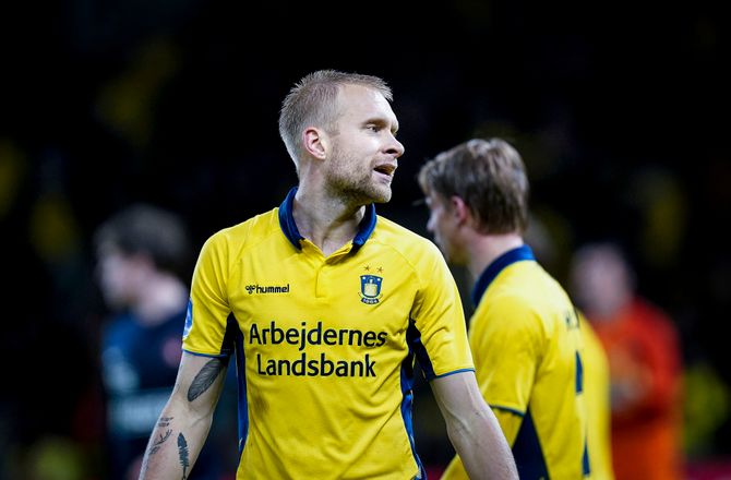 Allsvenskan -Udsætter karrierestop: Larsson forlænger i Elfsborg