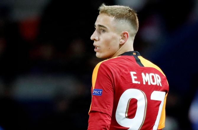 International -Klubløs Emre Mor træner med i hollandsk klub