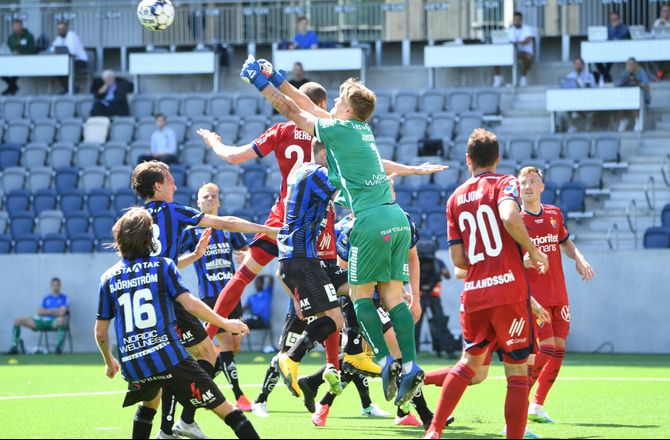 Allsvenskan -IK Sirius-anfører i skammekrogen efter onani-gestus