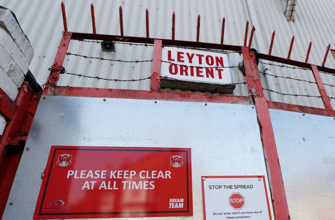 League One -West Ham tilbagekalder og genudlejer centerback