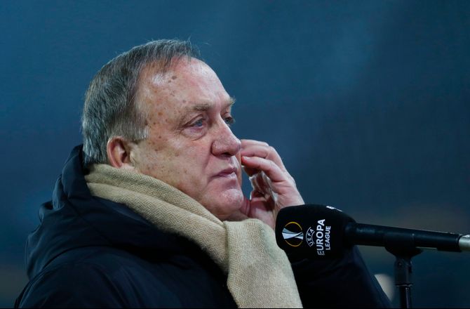 VM -Dick Advocaat bliver ældste træner til et VM