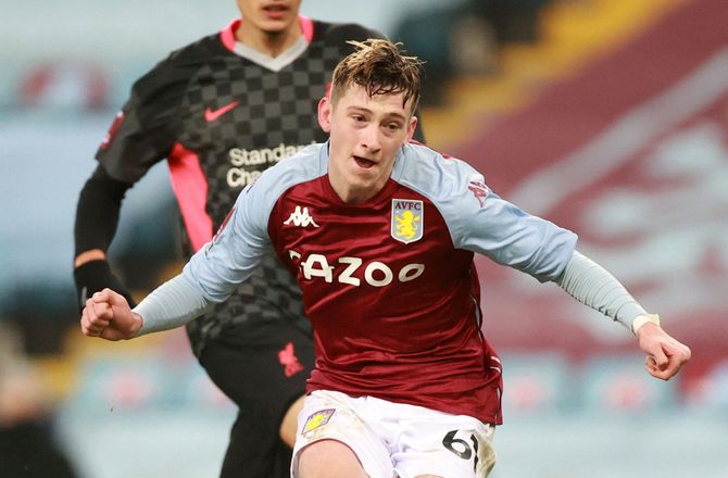 Premier League -14 mål i 21 kampe - Villa hjemkalder tidl. Barca-talent