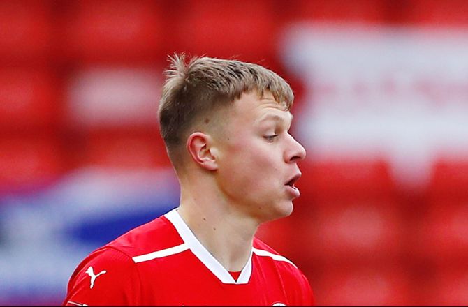 League 1 -Mads Juel Andersen bøvler med baglåret