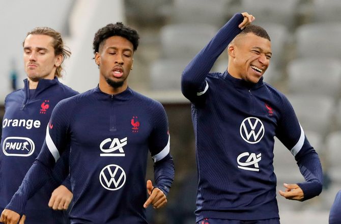 VM kval. UEFA -Coman erstatter skadet PSG-duo