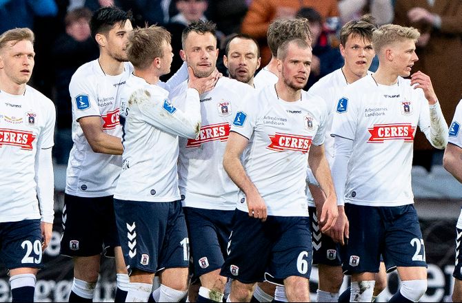 3F Superliga -AGF imponerer Højer: De gamle skal ikke tirres