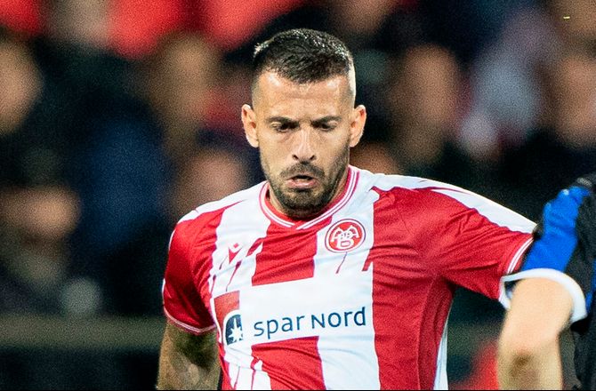 VM kval. UEFA -Tidligere AaB’er vil udnytte Danmarks svagheder
