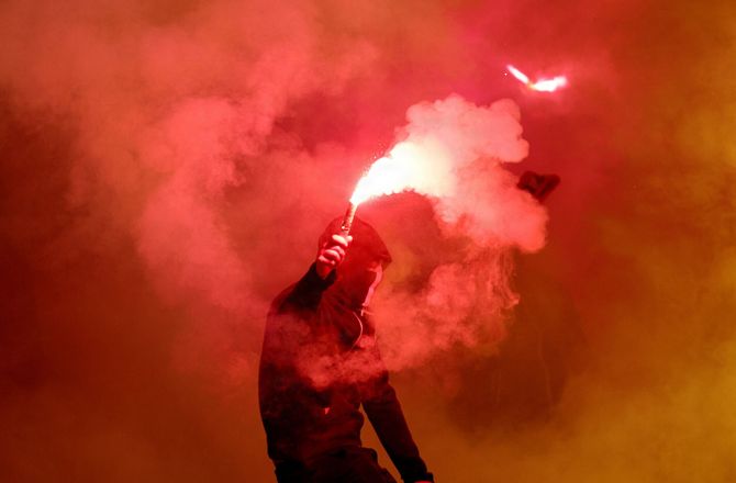 EL-kval -Grimme scener: Bulgarsk ballade afbrød EL-kamp