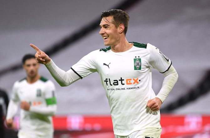 Bundesliga -Gladbach degraderer spiller efter kontroversiel video