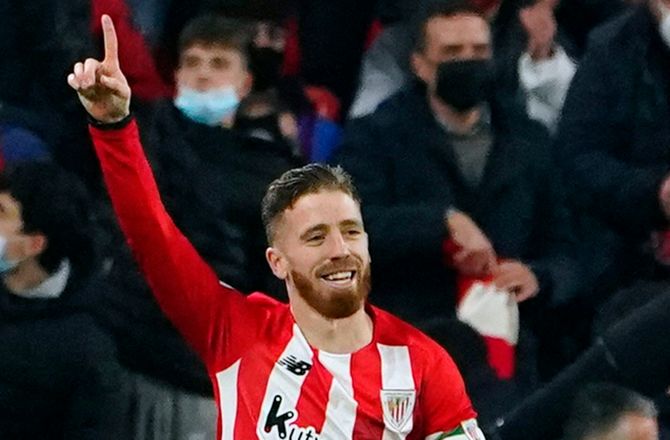 International -Overtroisk Muniain: Messi-trøje afgjorde pokalskæbne