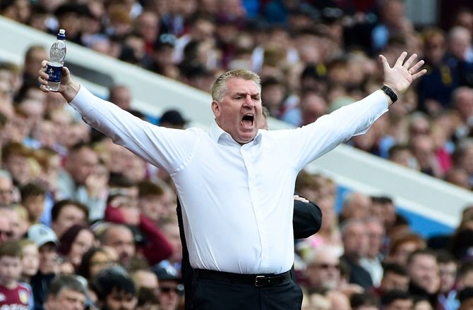 Premier League -Officielt: Leicester udpeger Dean Smith som manager sæsonen ud