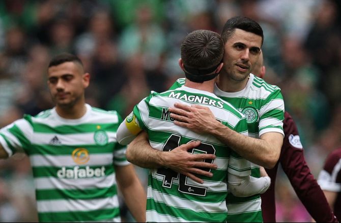 Premiership -Australsk Celtic-helt stopper karrieren som 30-årig