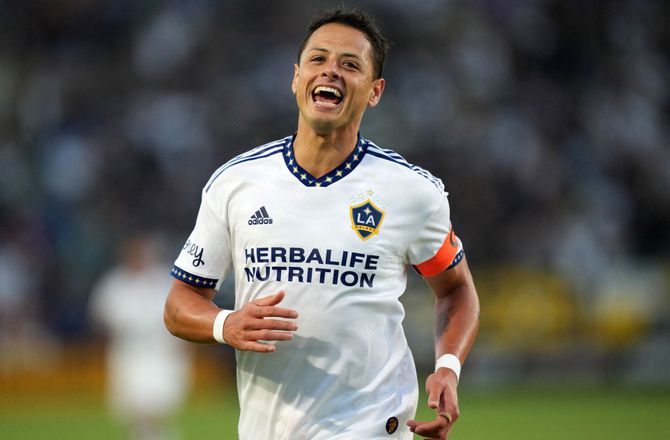 International -Chicharito rykker til USA