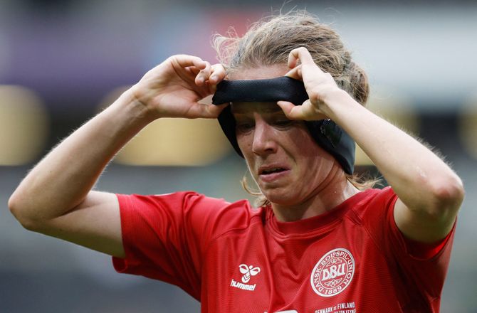 Danmark (k) -Britisk avis hædrer Sofie Junge efter FIFA-kritik