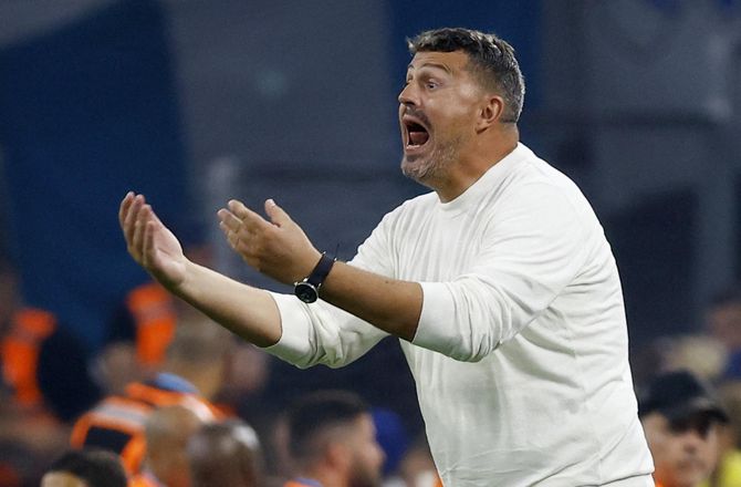 Æresdivisionen -Ajax ophæver med Oscar Garcia