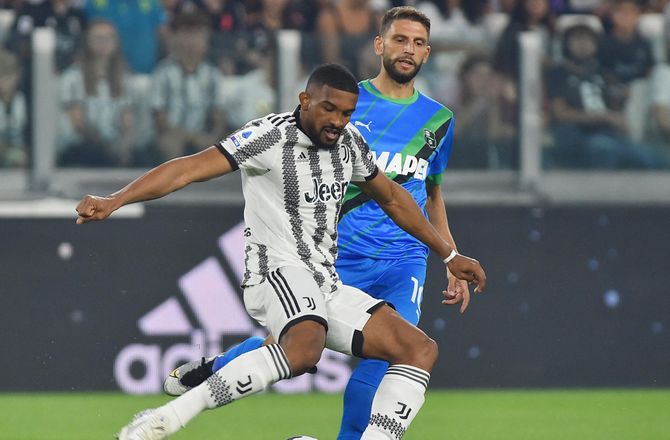 Serie A -Spurs på forsvarsjagt: Juventus afviser henvendelse på stopper