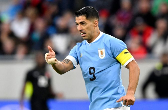 VM -Luis Suarez flirter med sensationelt comeback