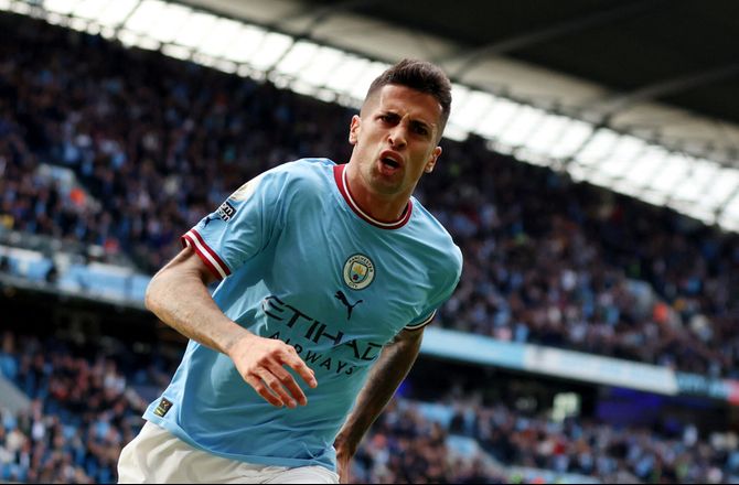 International -Officielt: João Cancelo rykker til Saudi-Arabien 