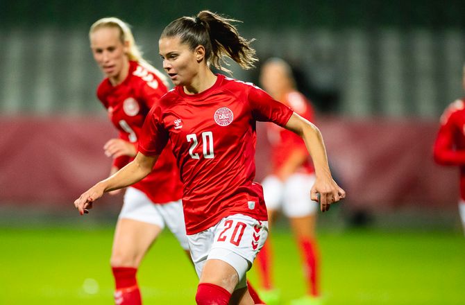 Danmark (k) -Signe Bruun forlader landsholdslejren med skade 