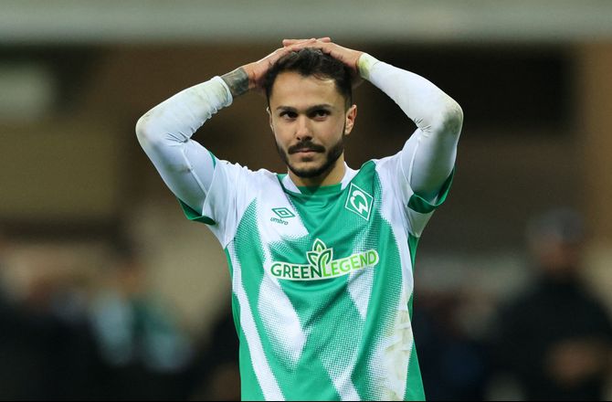 Bundesliga -Protest i Tyskland: Stilhed og chokolademøntkast