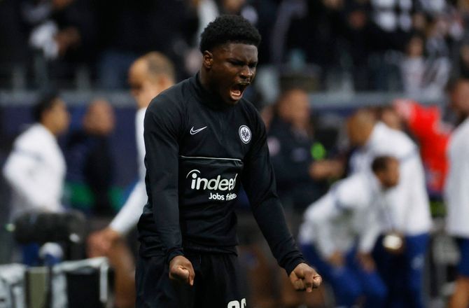 Bundesliga -Efter succesfuldt lejeophold: Frankfurt køber kantspiller i PSG