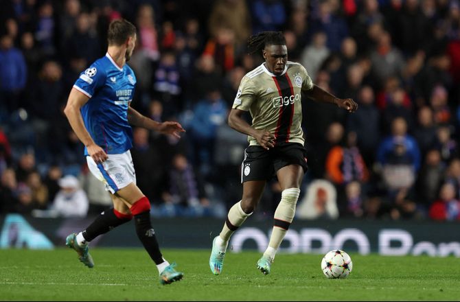 Premier League -Fulham henter stopper i Ajax
