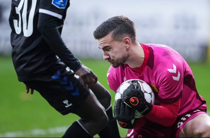 2. division -Kaldte modstander 'svans': AB-keeper straffes yderligere
