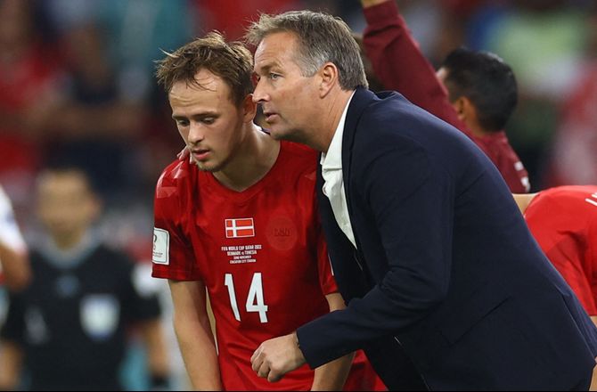 Træningskampe -Uden mål i 1000 dage: Vi er bedre med Damsgaard