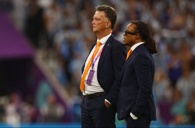 Æresdivisionen -Edgar Davids er klar til at hjælpe Ajax