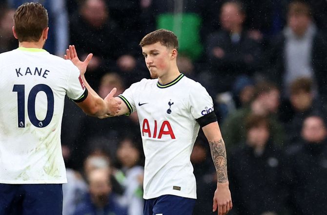 Championship -Tottenhams Devine bliver rekorddyrt Preston-køb