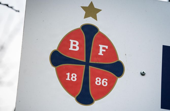 CampoBet 3. division -Frems fysioterapeut straffes for græde‑bevægelse