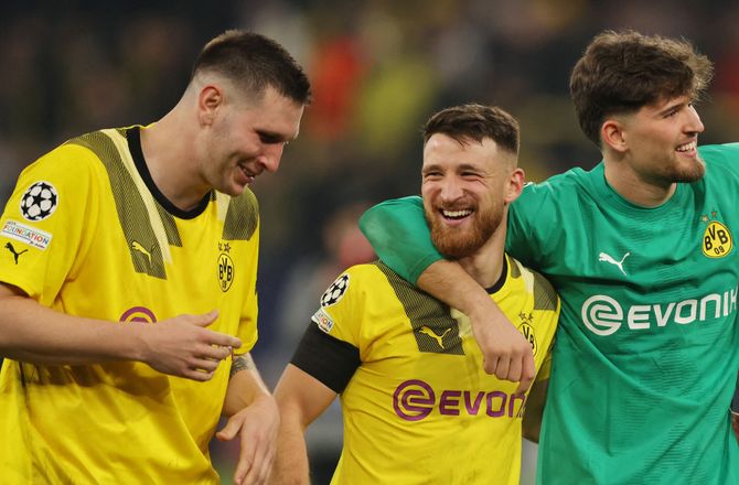 Bundesliga -Süle stopper karrieren: Svært at forlade Dortmund